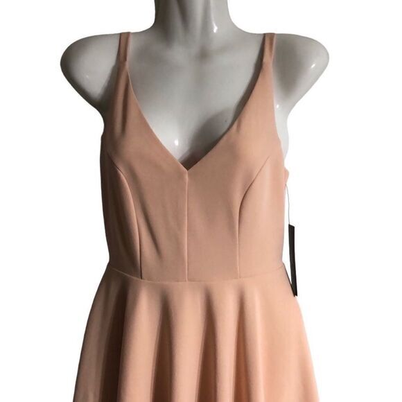 Lulus dress Size XS fit and flare back hidden zipper V-neck lined pale peach NWT - Picture 2 of 8